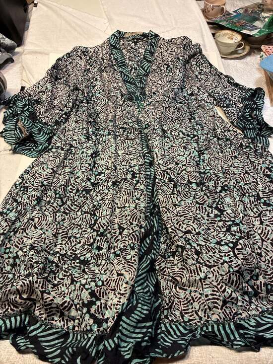 Gonita Batik Boutique Dresses & Skirts - Gonita Batik Boutique Beaded V-Neck Maxi Dress